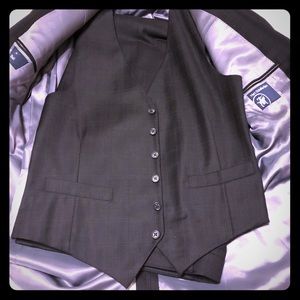 Hart Schaffner Marx 42R Reg Fit 3-Piece Suit